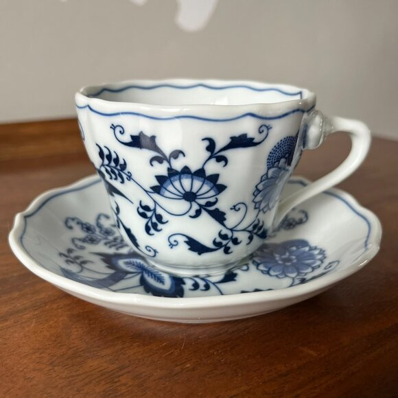 Set of 4 Blue Danube Tea Cups and Saucers Porcelain Onion Pattern Vintage Japan - Picture 3 of 9